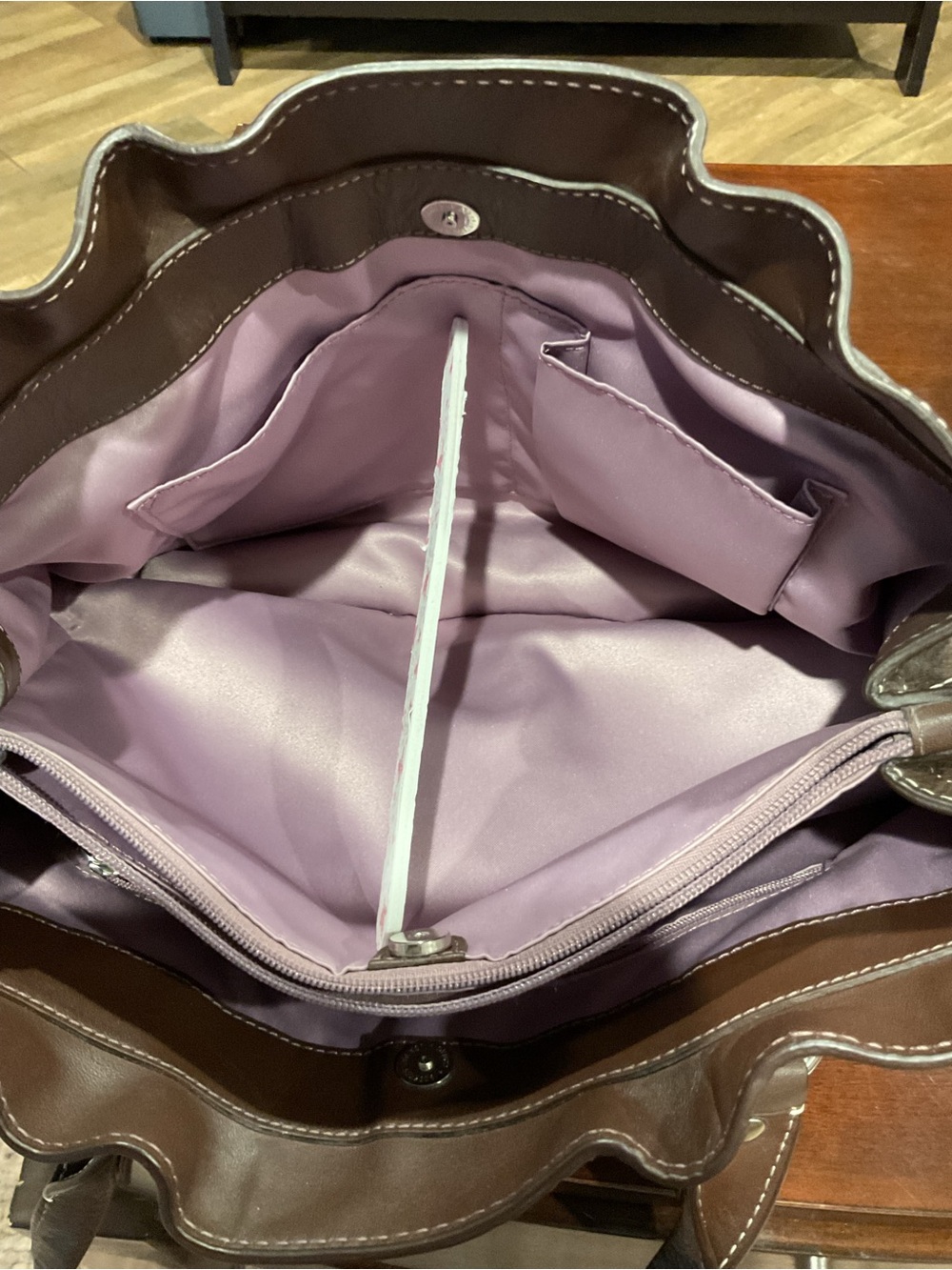 Coach 2009 Penelope Brown Leather Shoulder Tote with Contrast Stitching - Picture 5 of 10